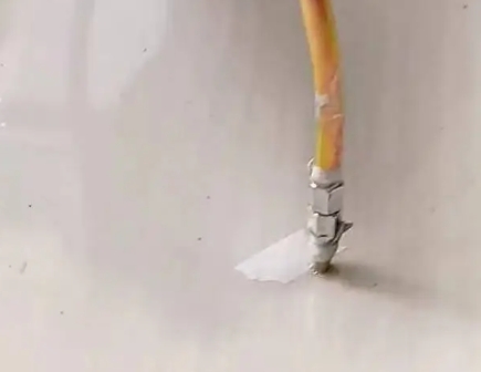 土默特瓷砖空鼓维修公司专业解答在瓷砖铺贴过程中，如果使用的砂料过粗（如全部使用了粗砂），可能会导致以下问题